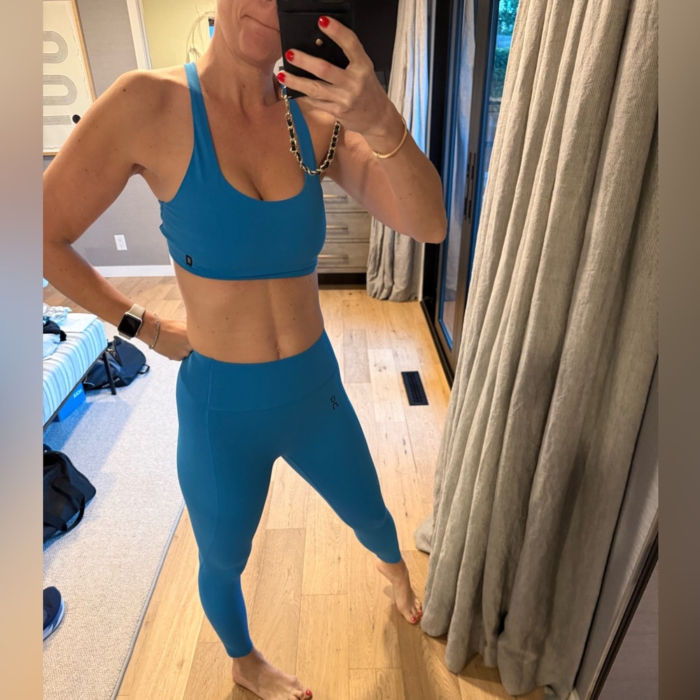 On Cloud Running Tights and Sports Bra